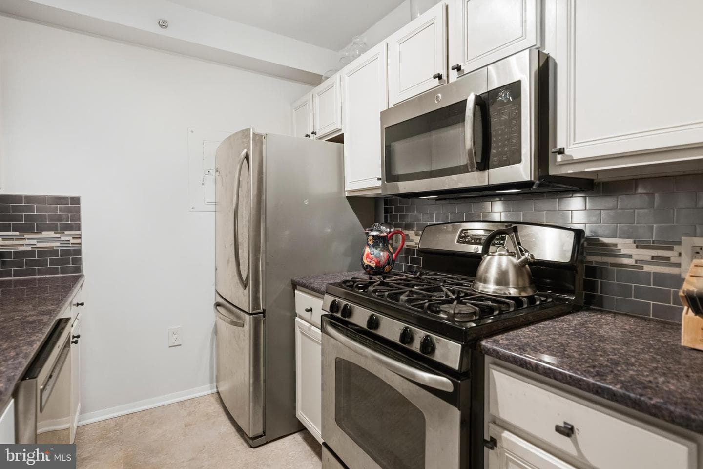 7111 Woodmont Avenue #709 photo 9