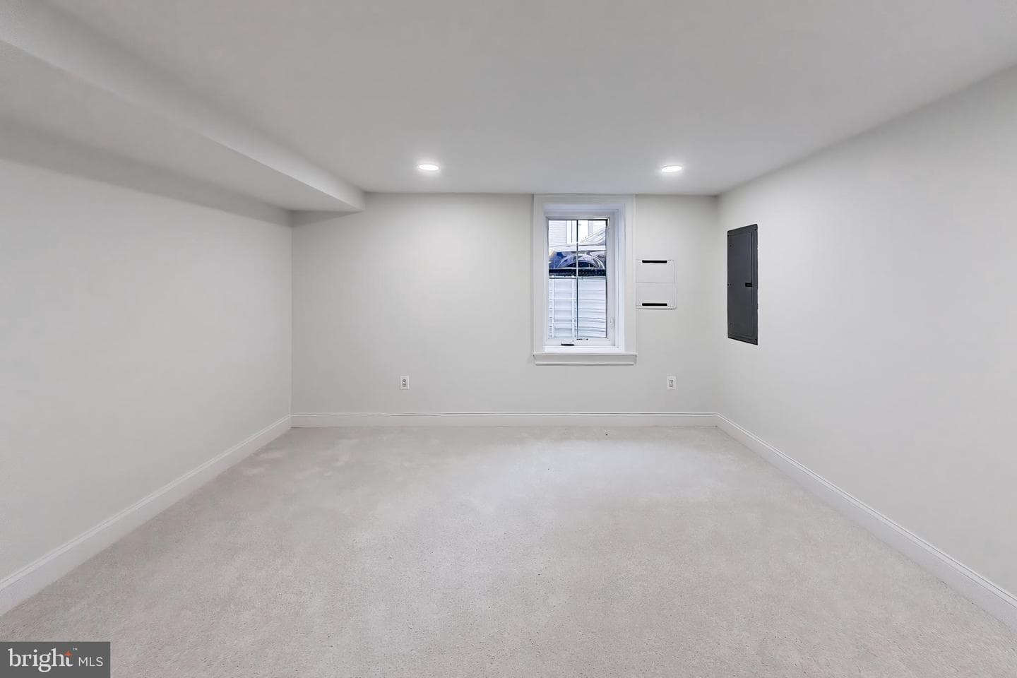 6410 Winnepeg Road photo 35
