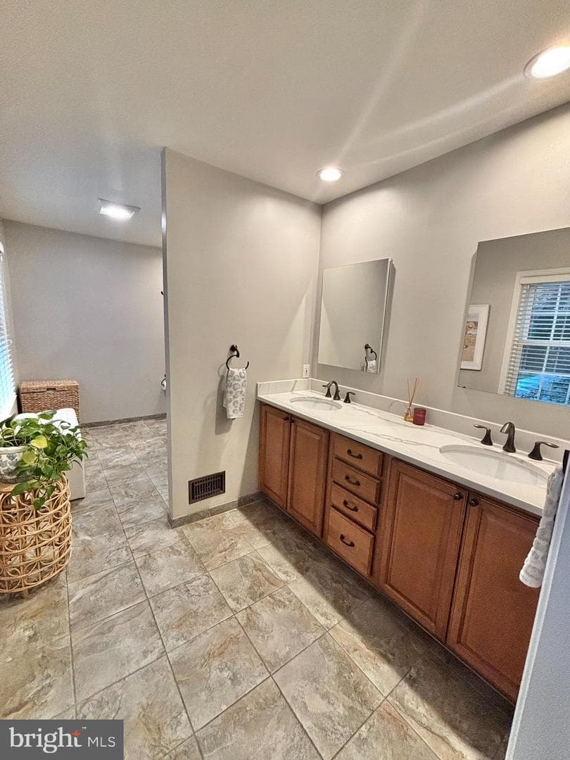 8101 Buckspark Lane E photo 36