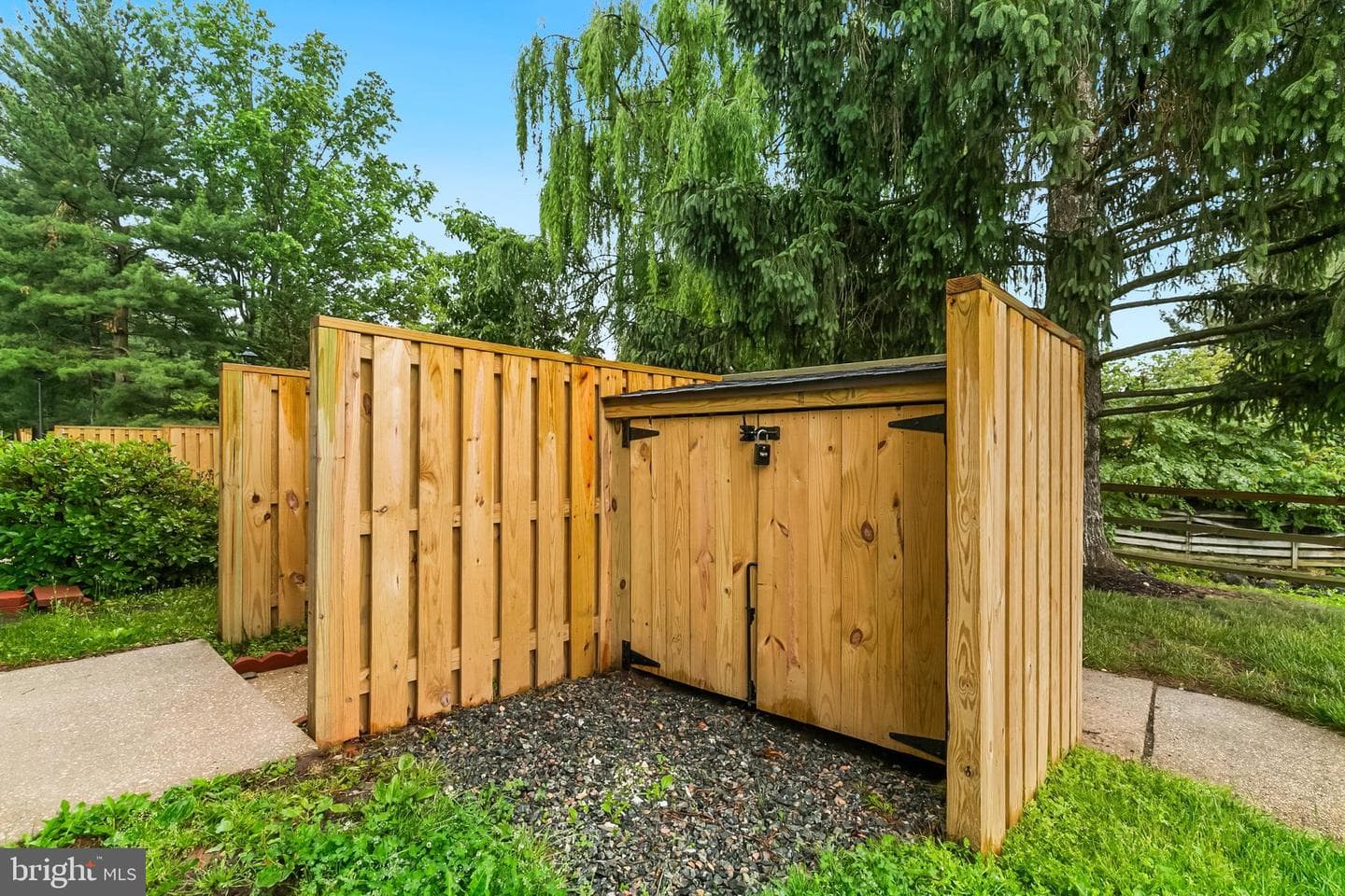 18146 Rolling Meadow Way photo 4