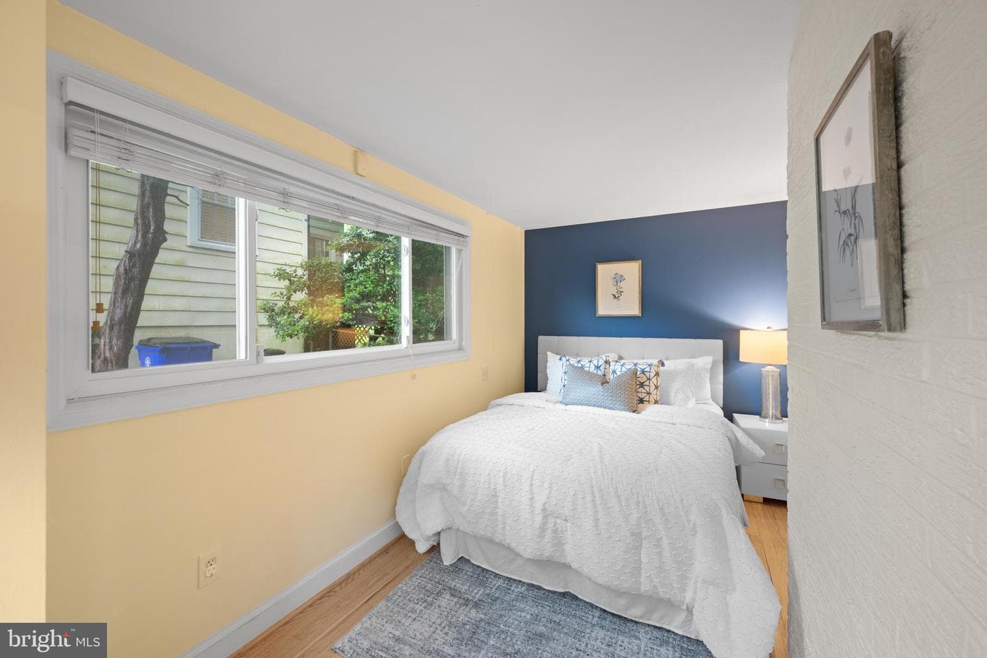 403 E Melbourne Avenue photo 14