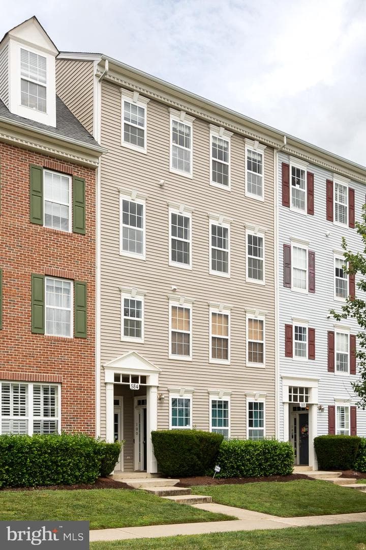 584 Orchard Ridge Drive #200, Gaithersburg