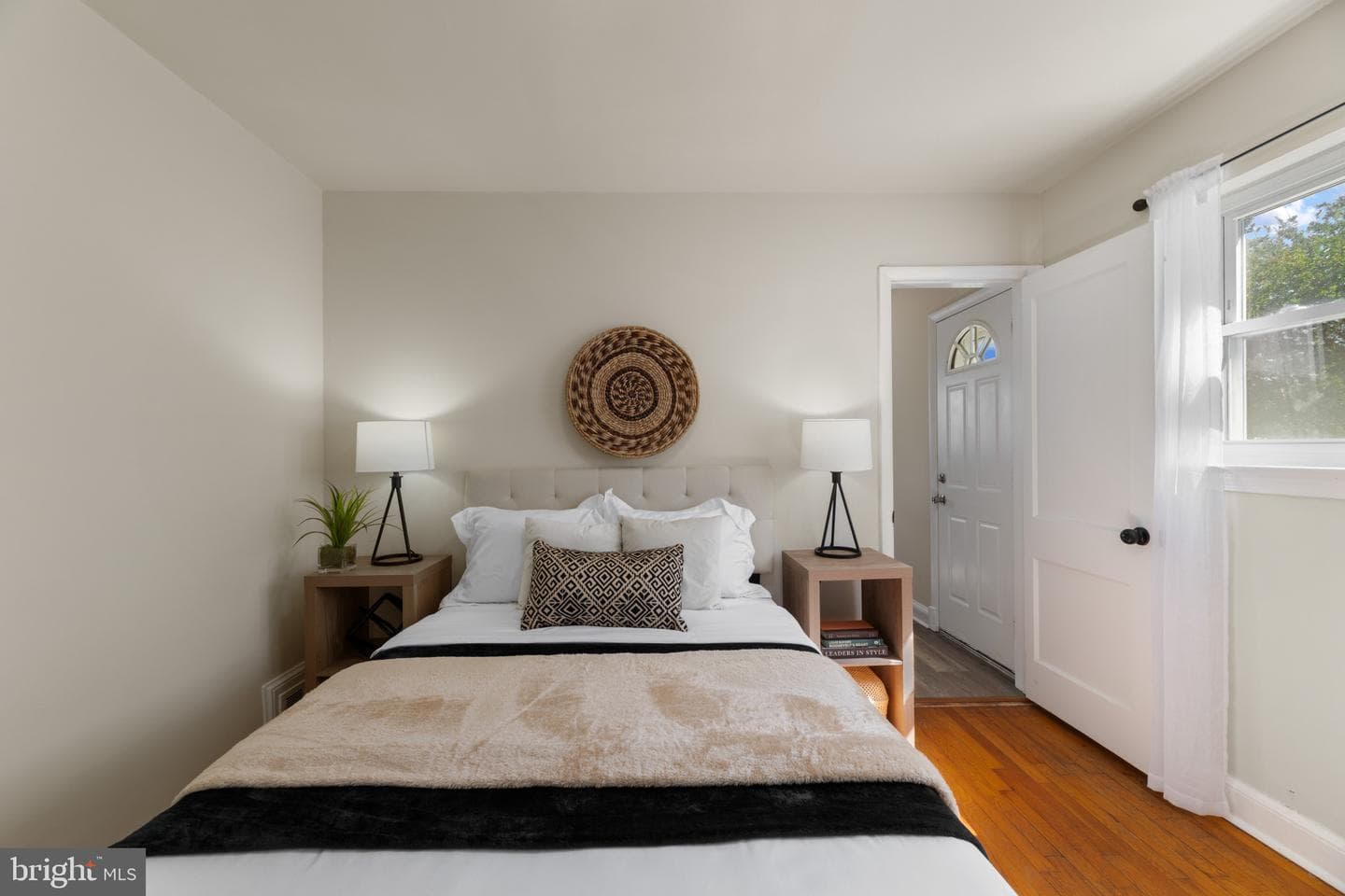 10205 Douglas Avenue photo 11