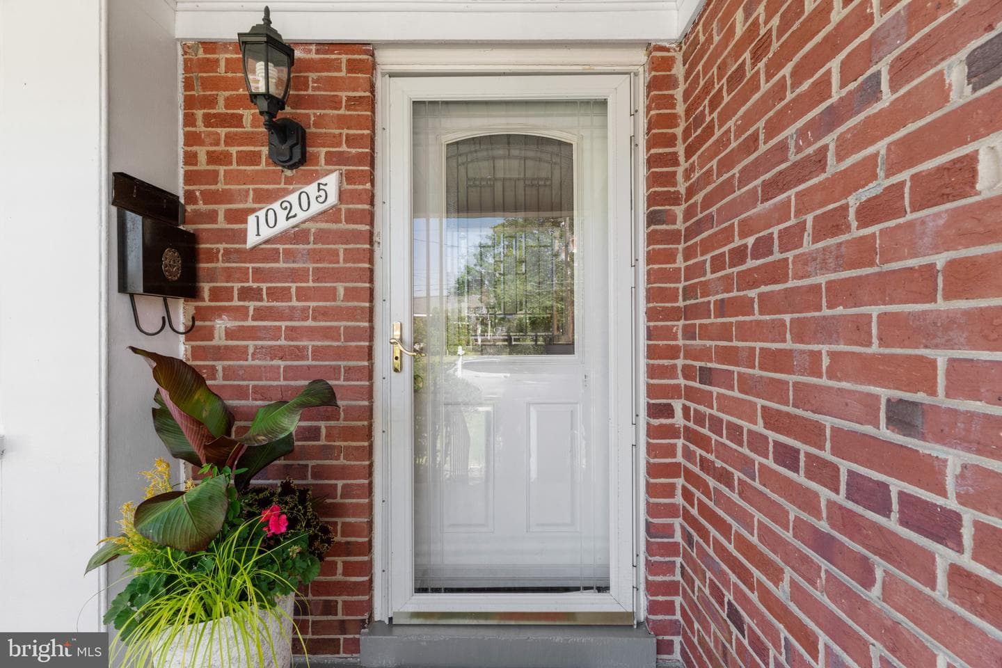 10205 Douglas Avenue photo 4
