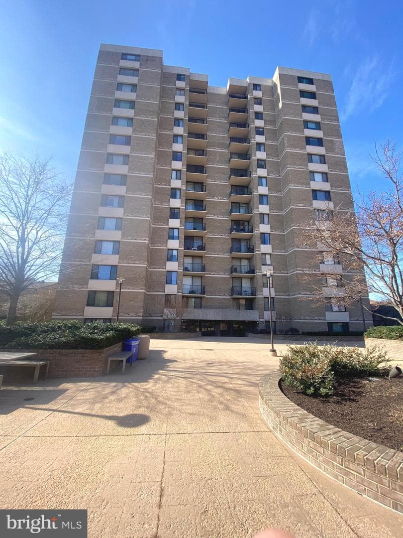 118 Monroe Street #709, Rockville