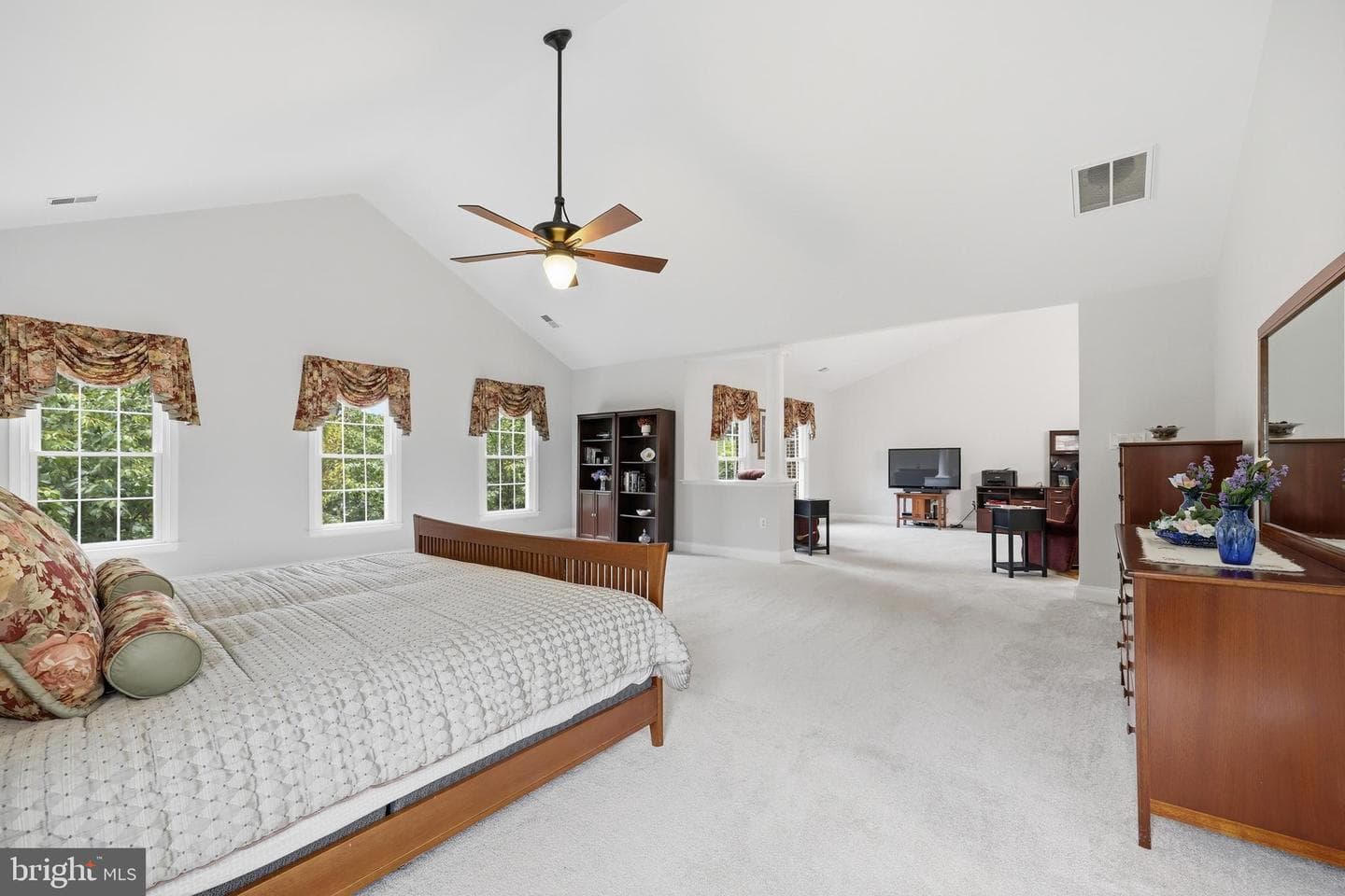 5019 Tothill photo 32