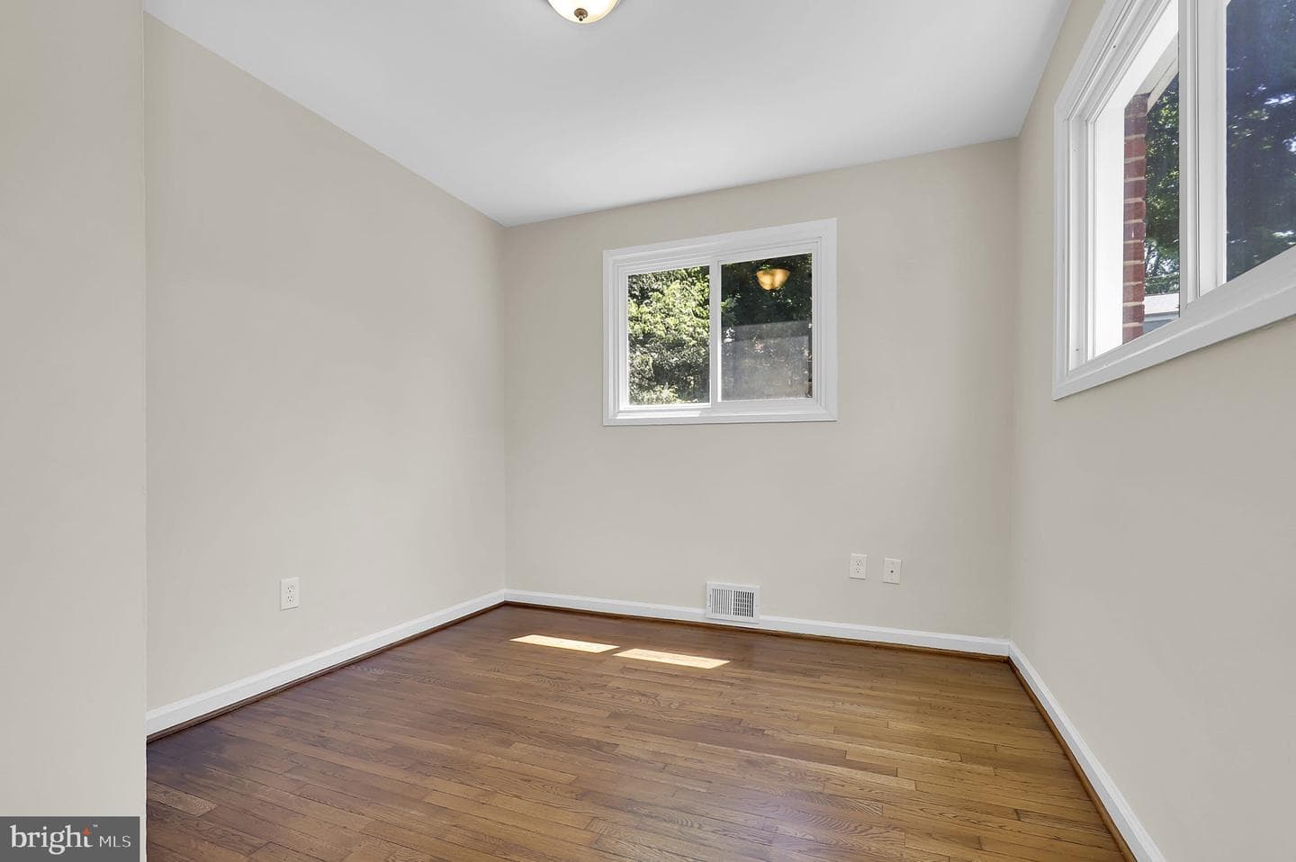 10307 Insley Street photo 11