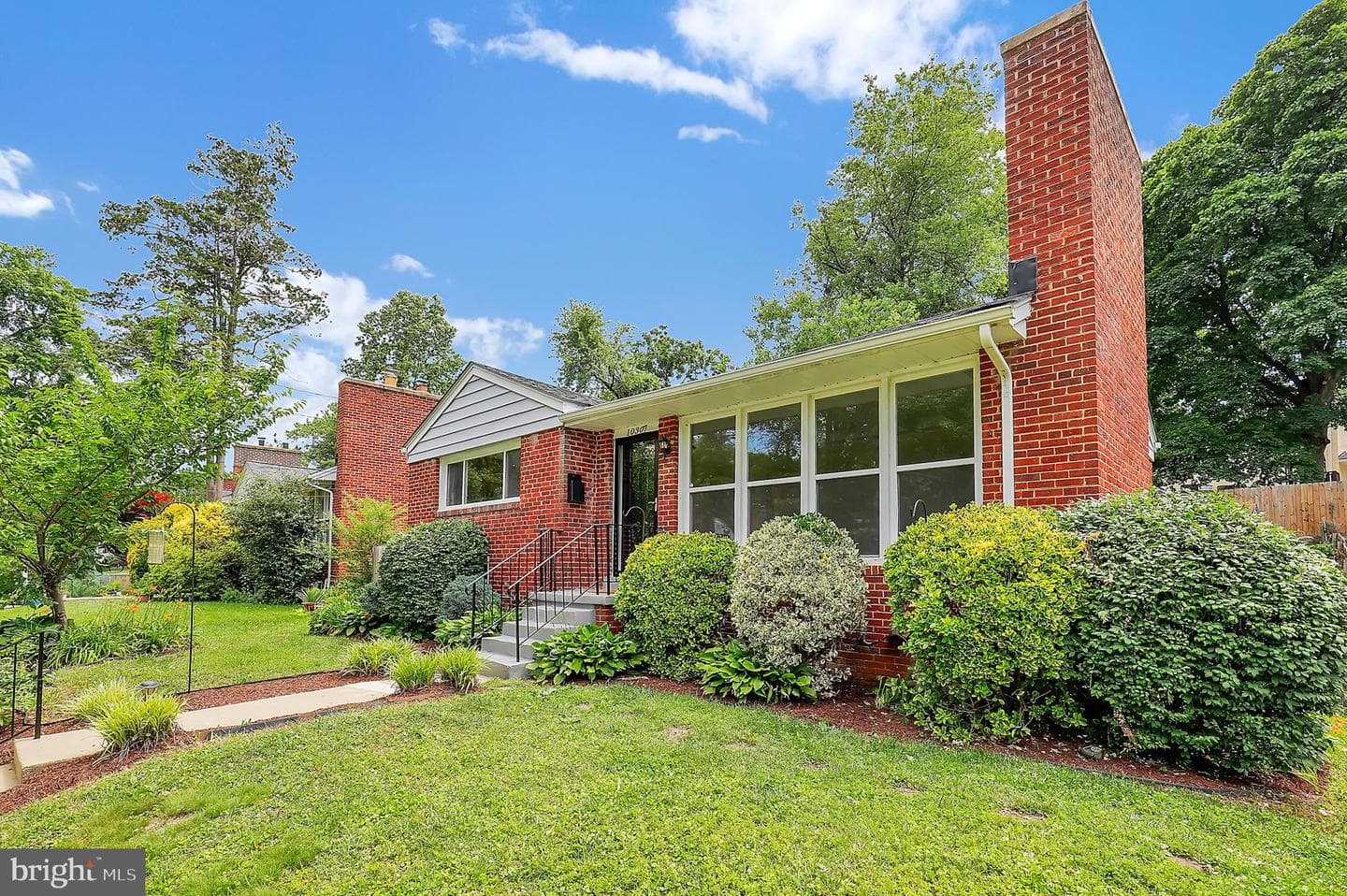 10307 Insley Street photo 2