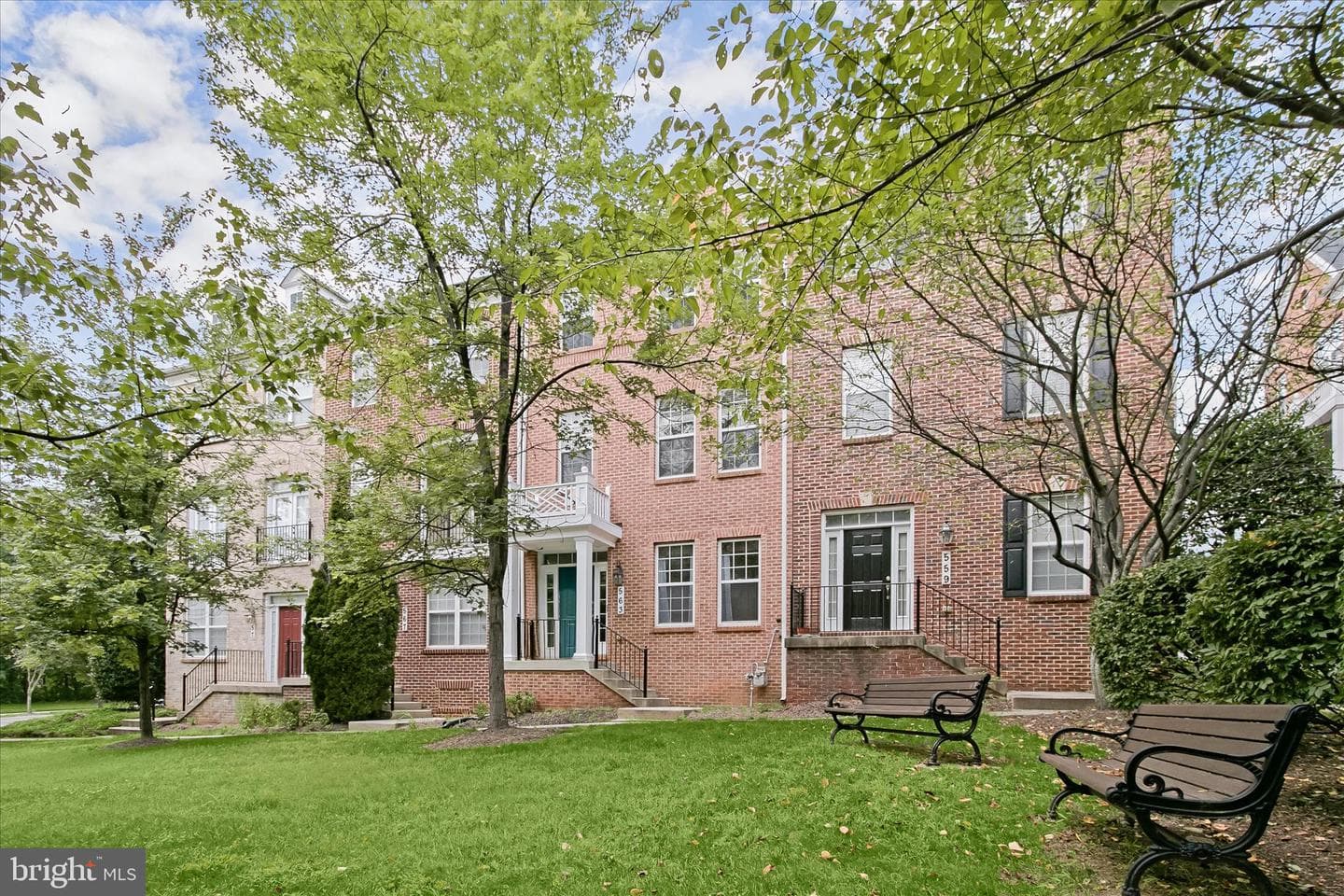 563 Pelican Ave photo 1