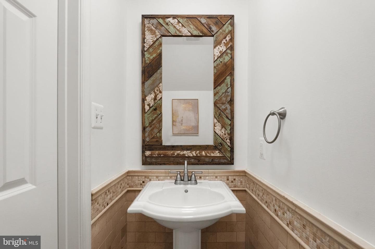 1324 Main Mews photo 28