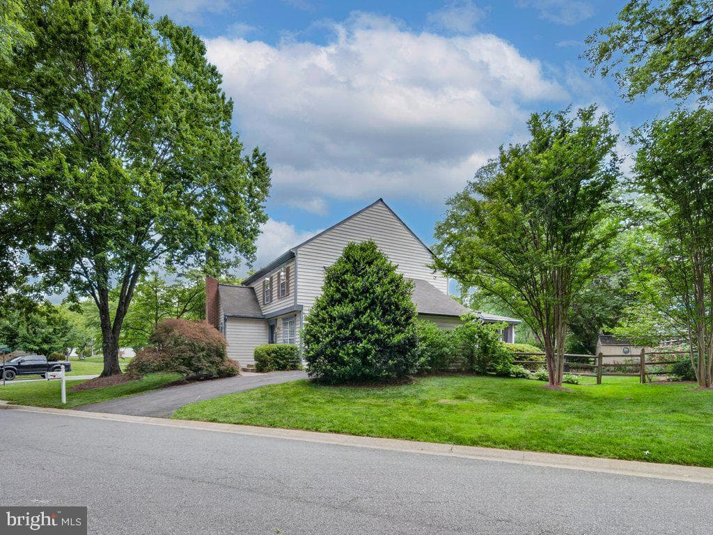 9413 Vineyard Haven Drive photo 3