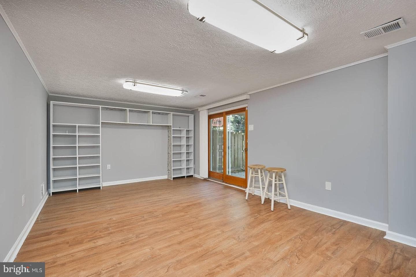 214 Pender Place photo 32