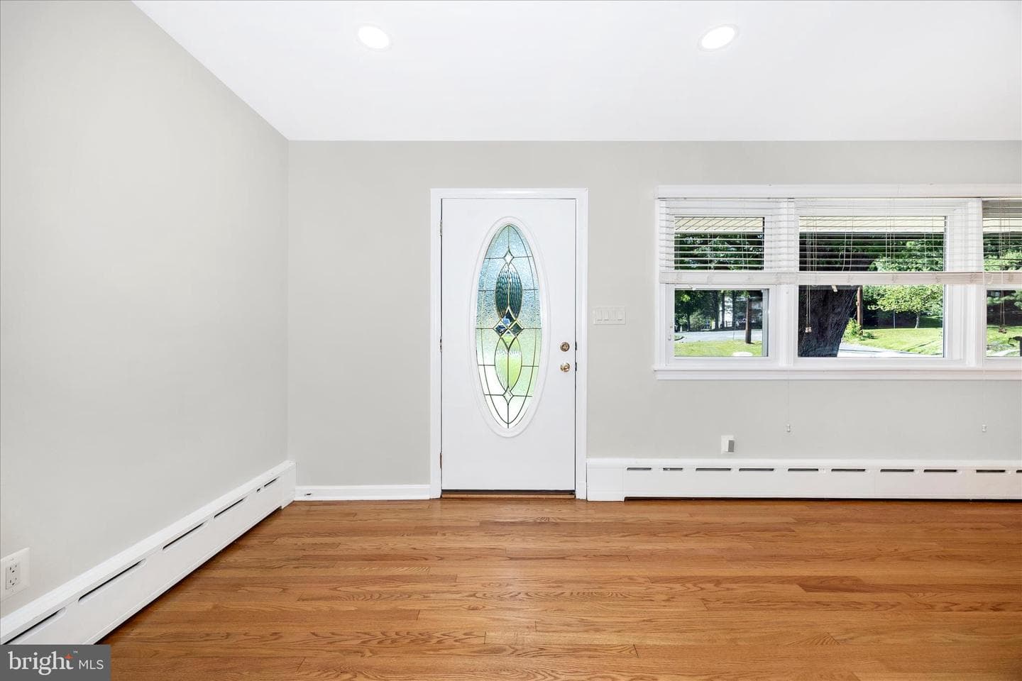16215 Redland Road photo 3