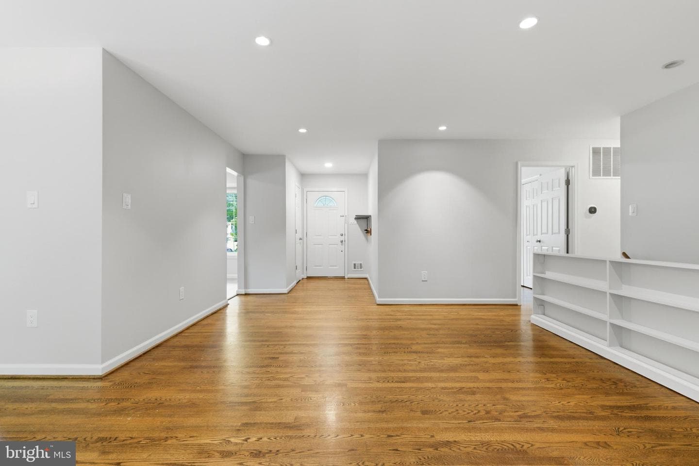 14114 Arctic Avenue photo 12