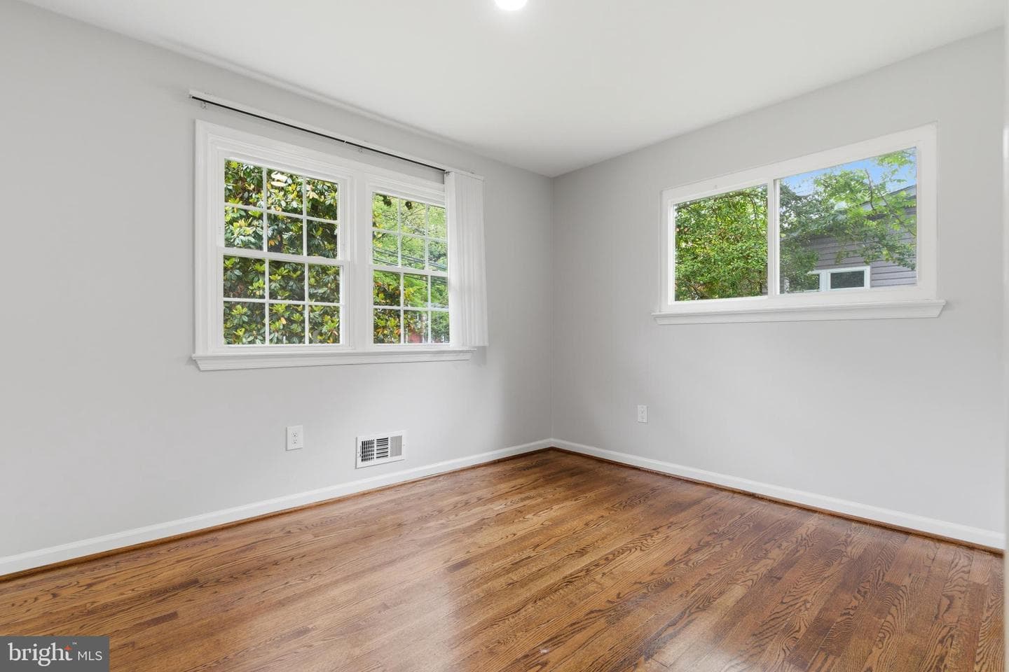 14114 Arctic Avenue photo 18