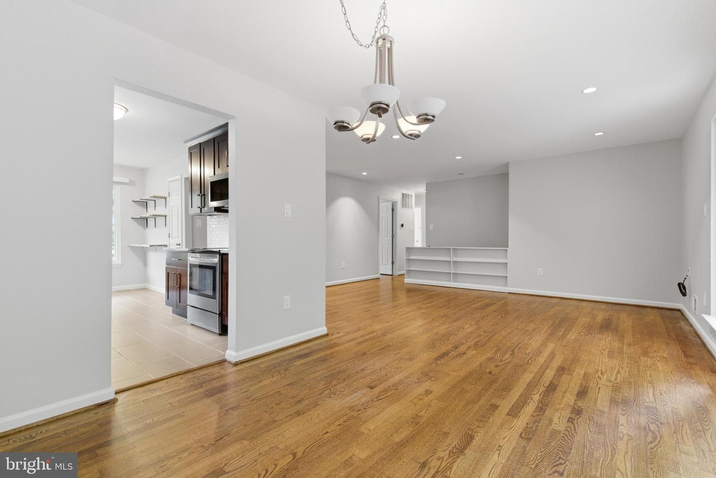 14114 Arctic Avenue, Rockville