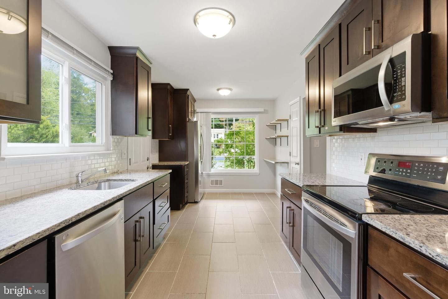 14114 Arctic Avenue photo 6