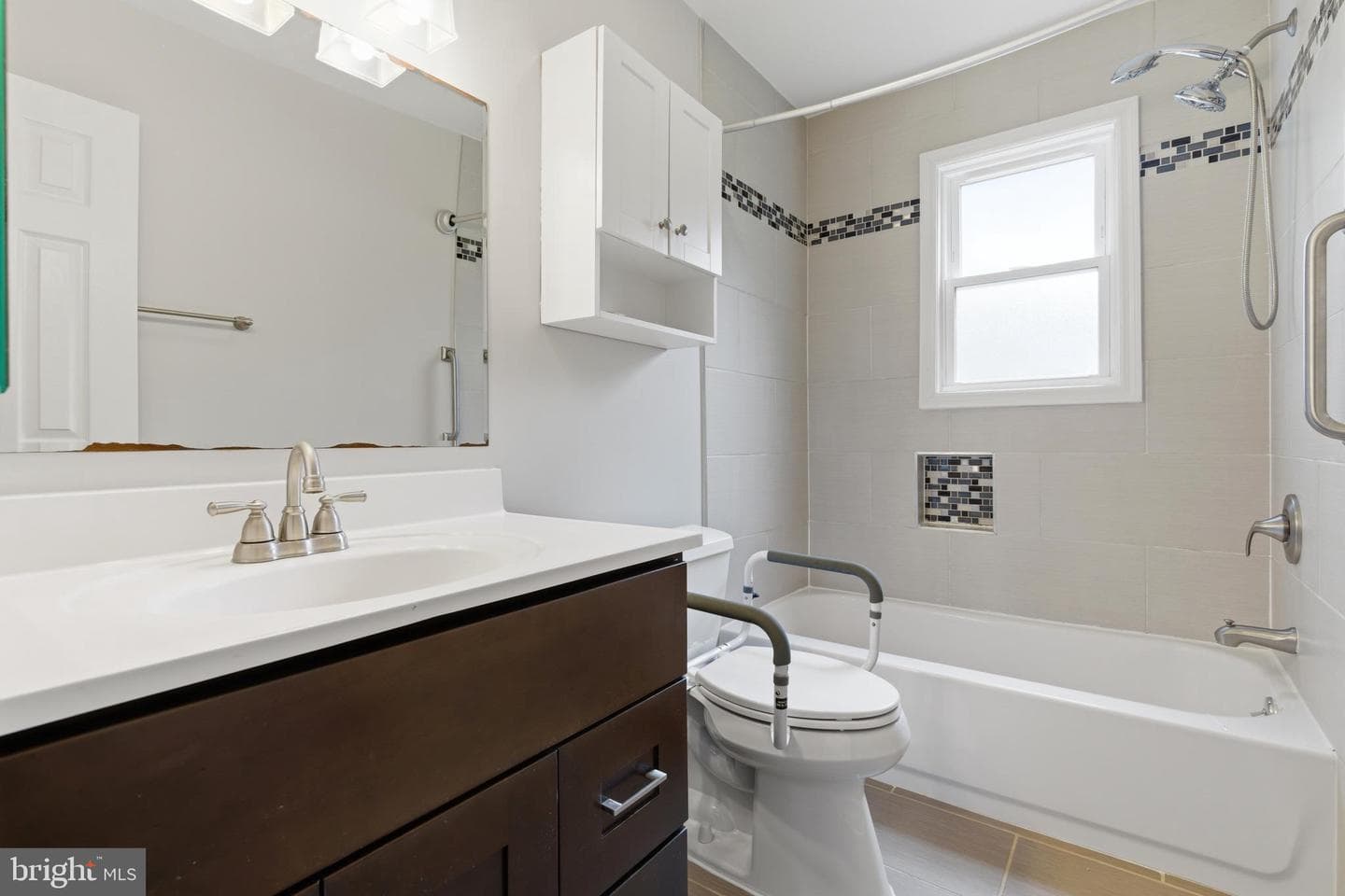 14114 Arctic Avenue photo 8