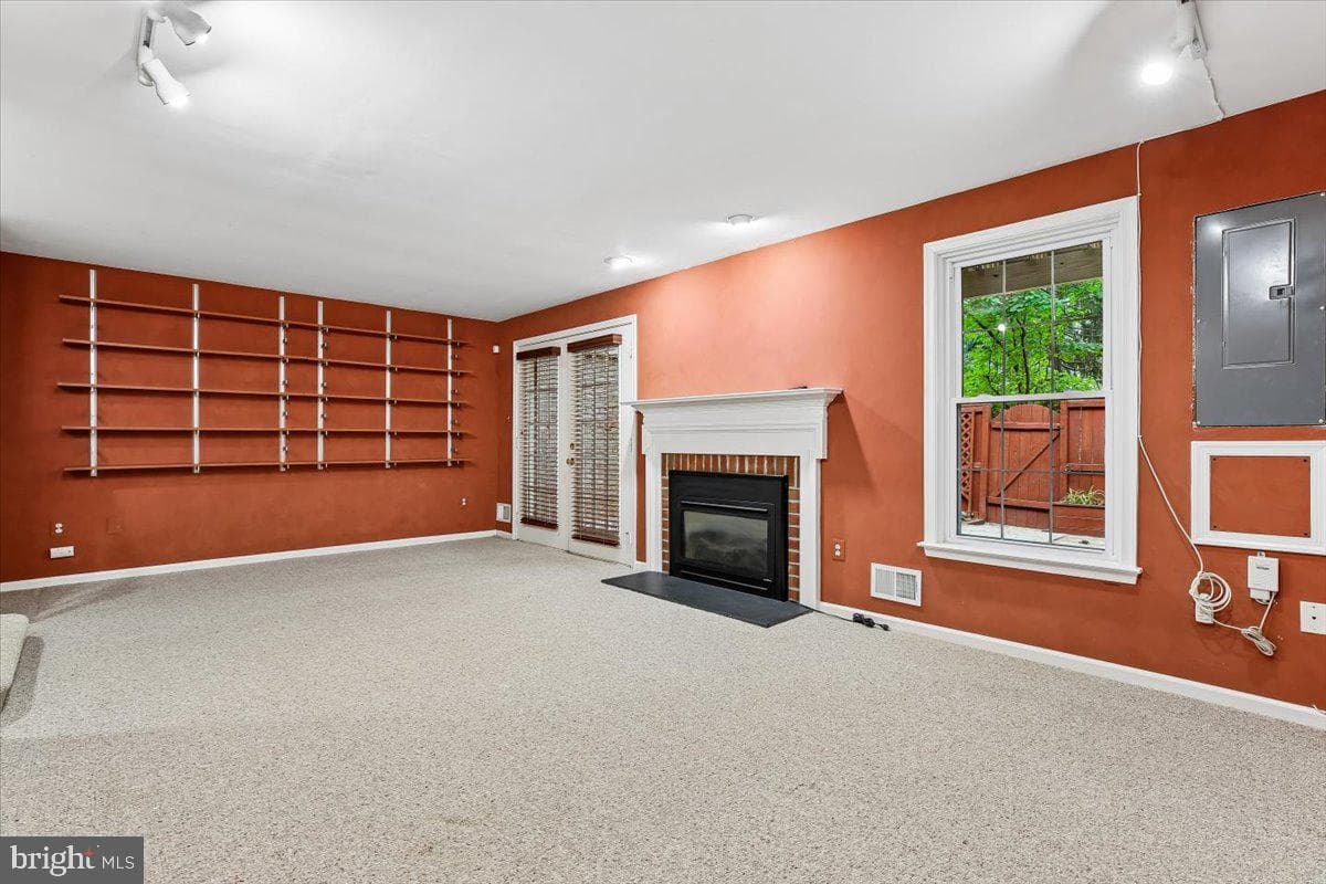 6024 Loganwood photo 59