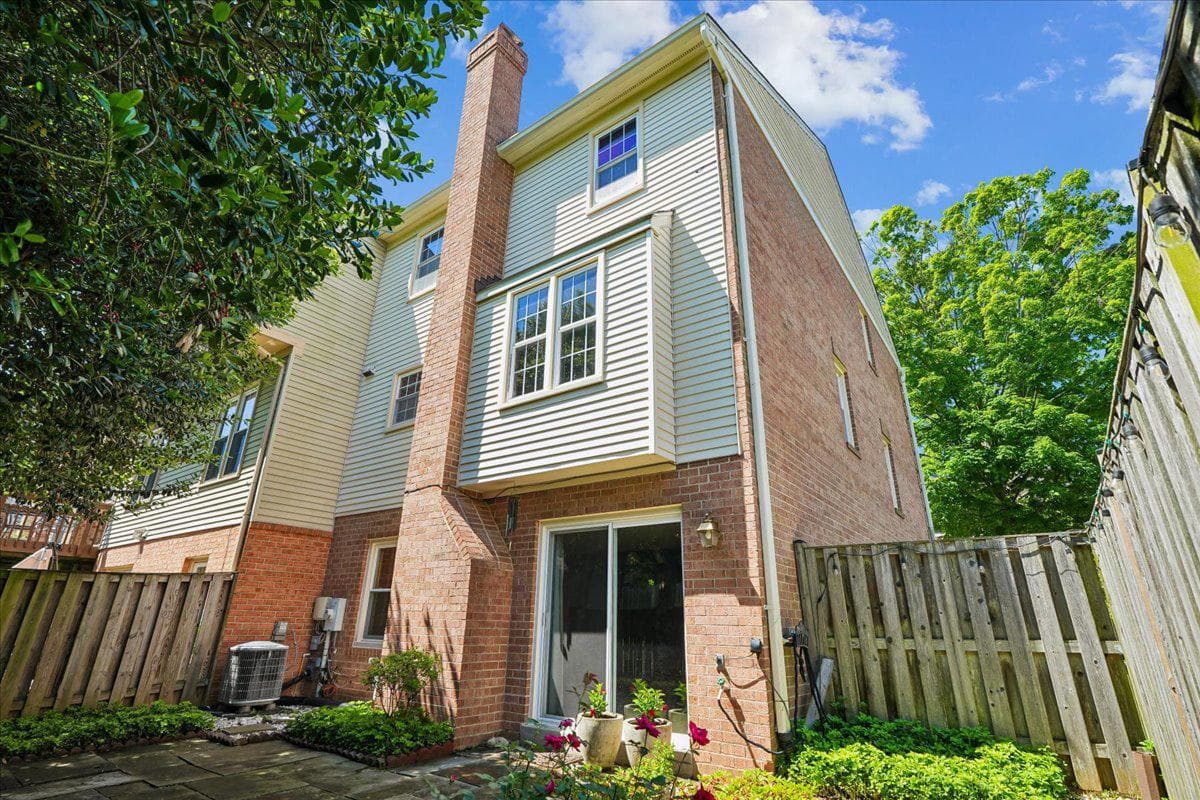 10109 Langhorne Court photo 5
