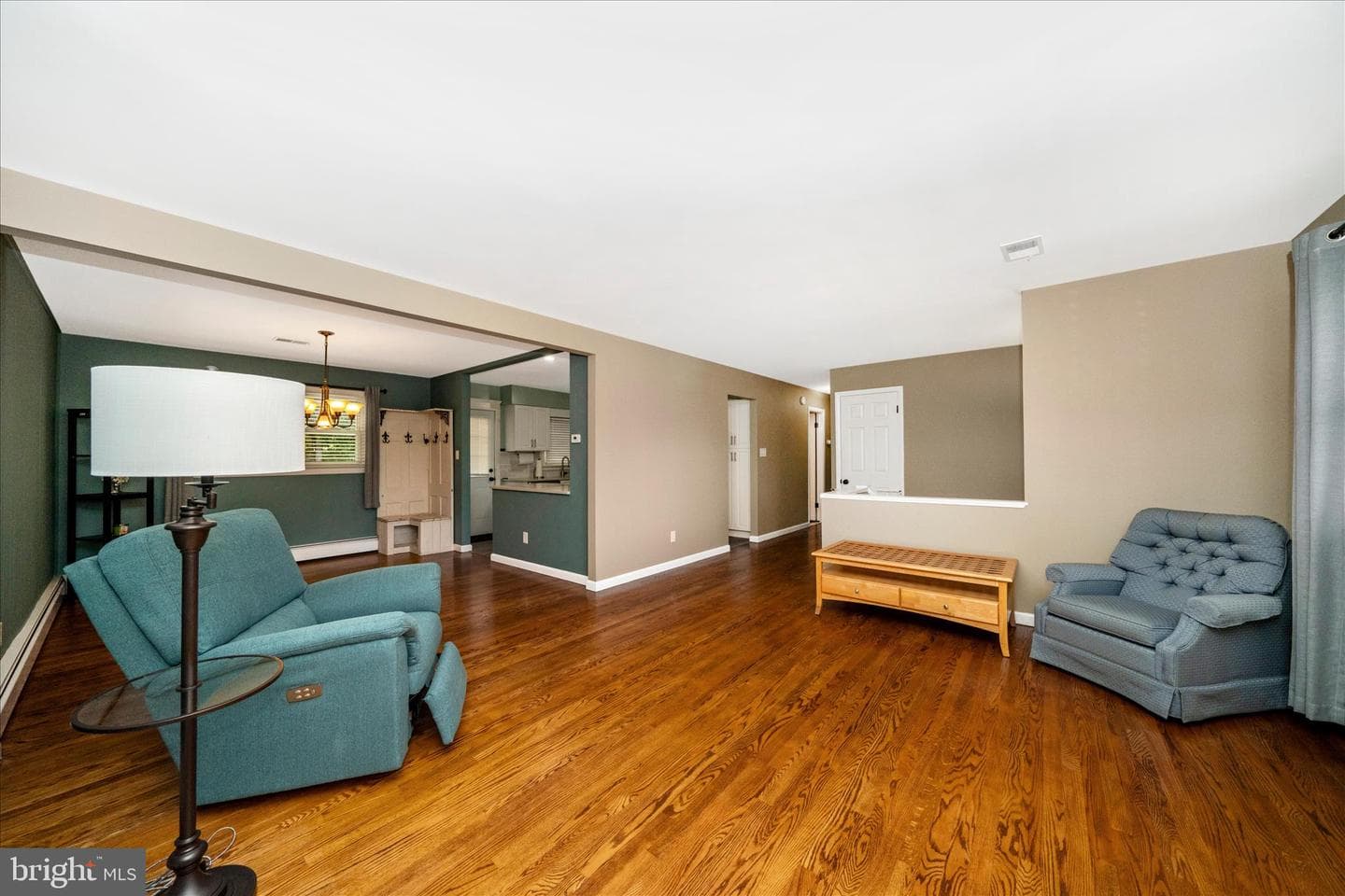 8705 Woodfield Court photo 9