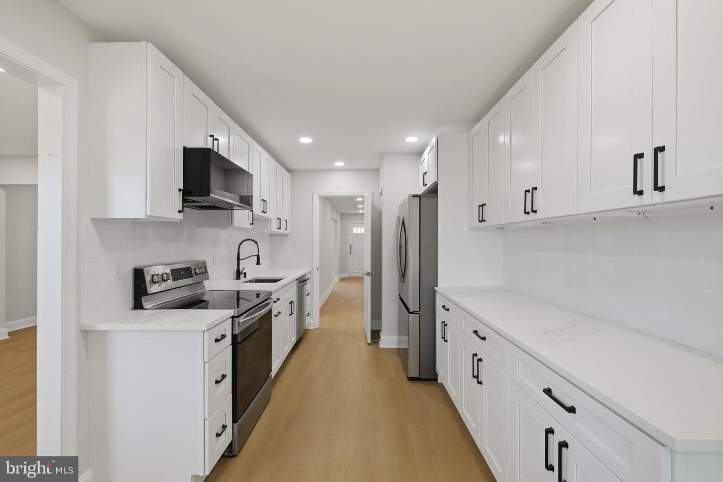 19701 Greenside Terrace photo 9