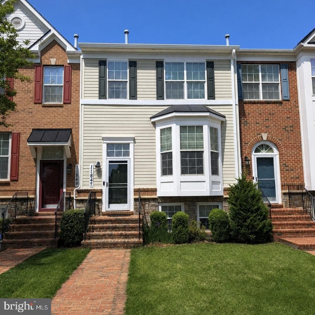 11847 Skylark Rd, Clarksburg