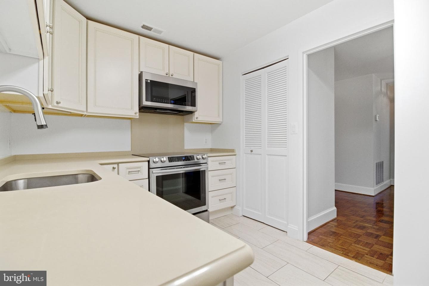 8101 Connecticut Avenue #N-304 photo 4