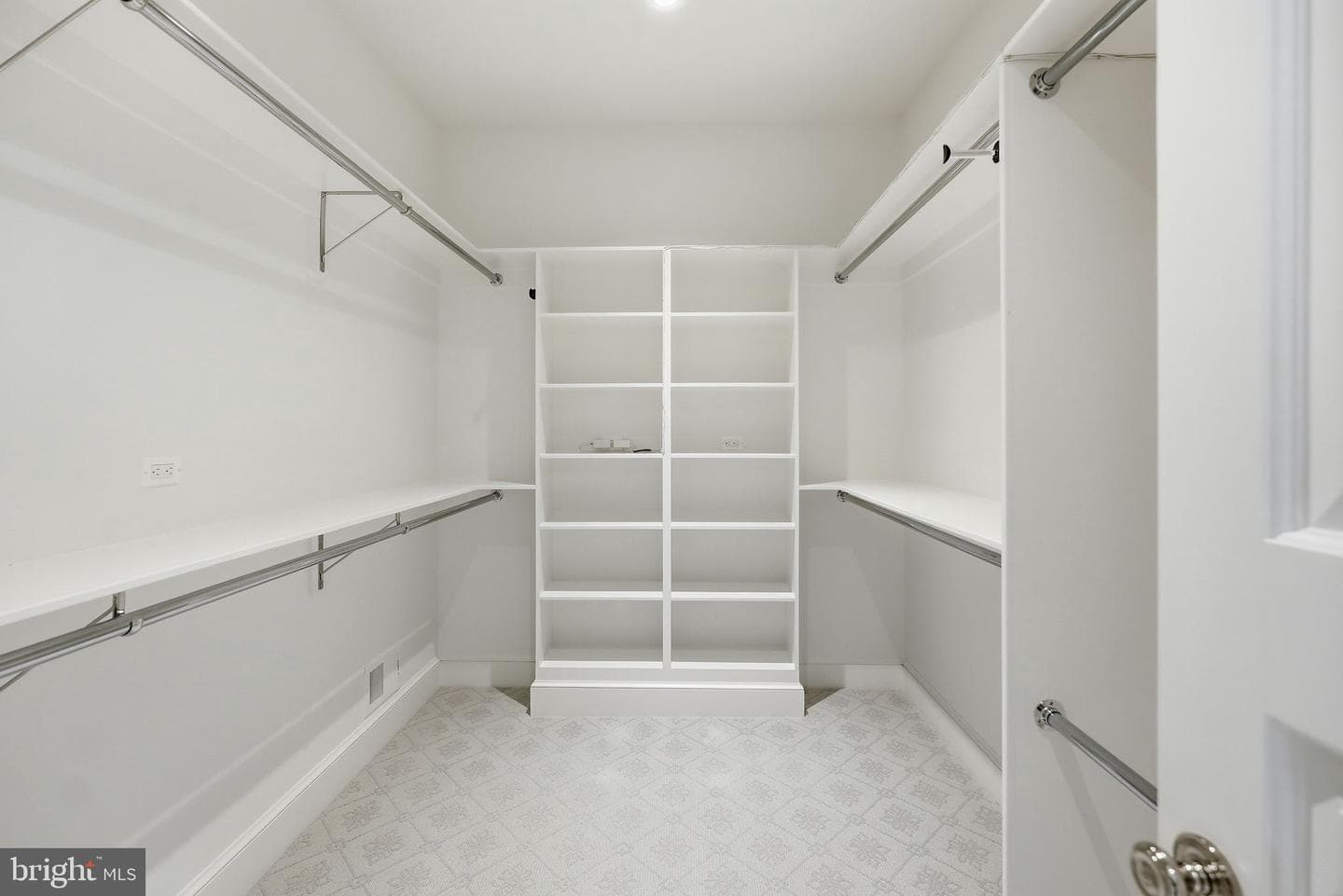 8917 Harvest Square Court photo 31