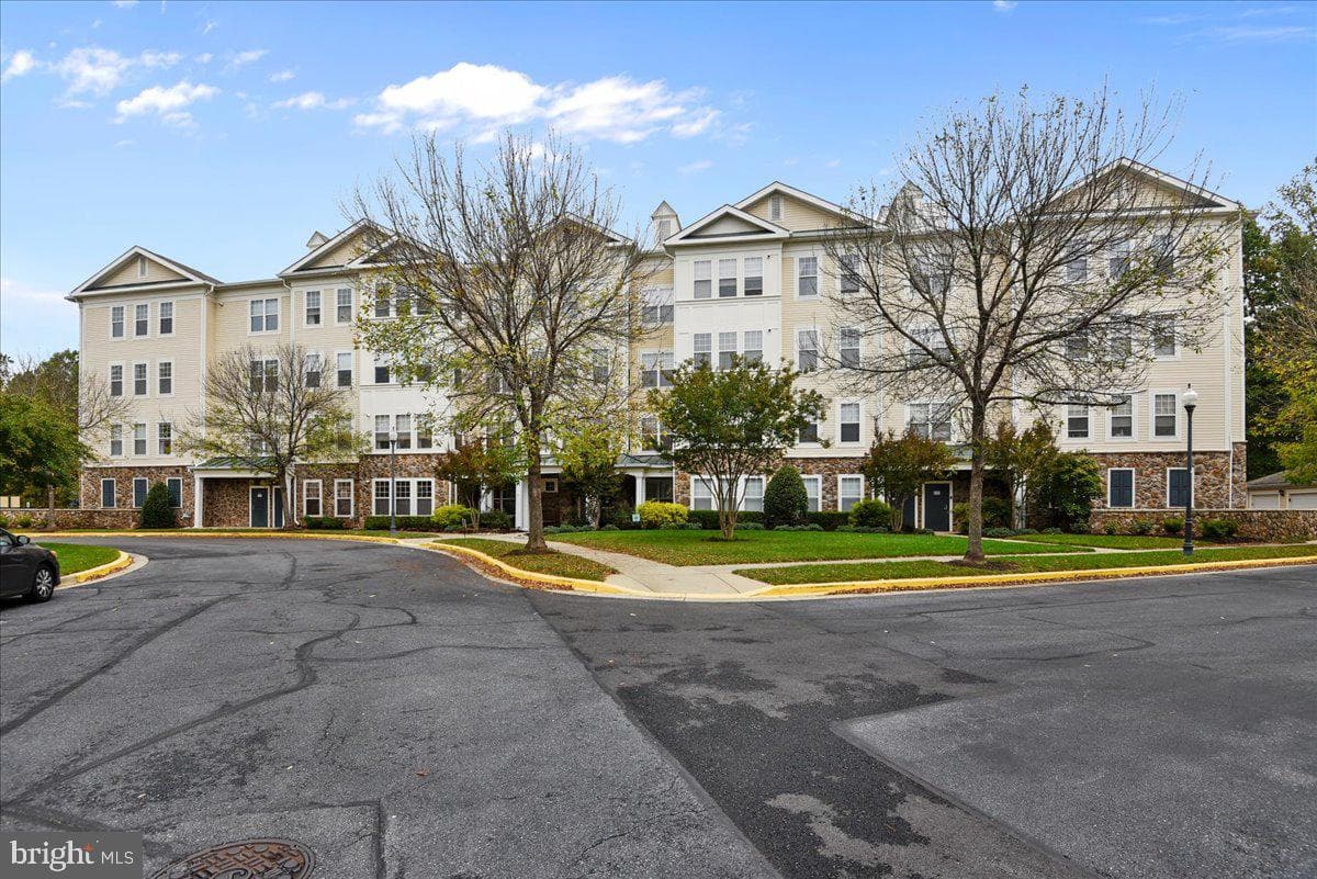 311 High Gables Drive #101, Gaithersburg