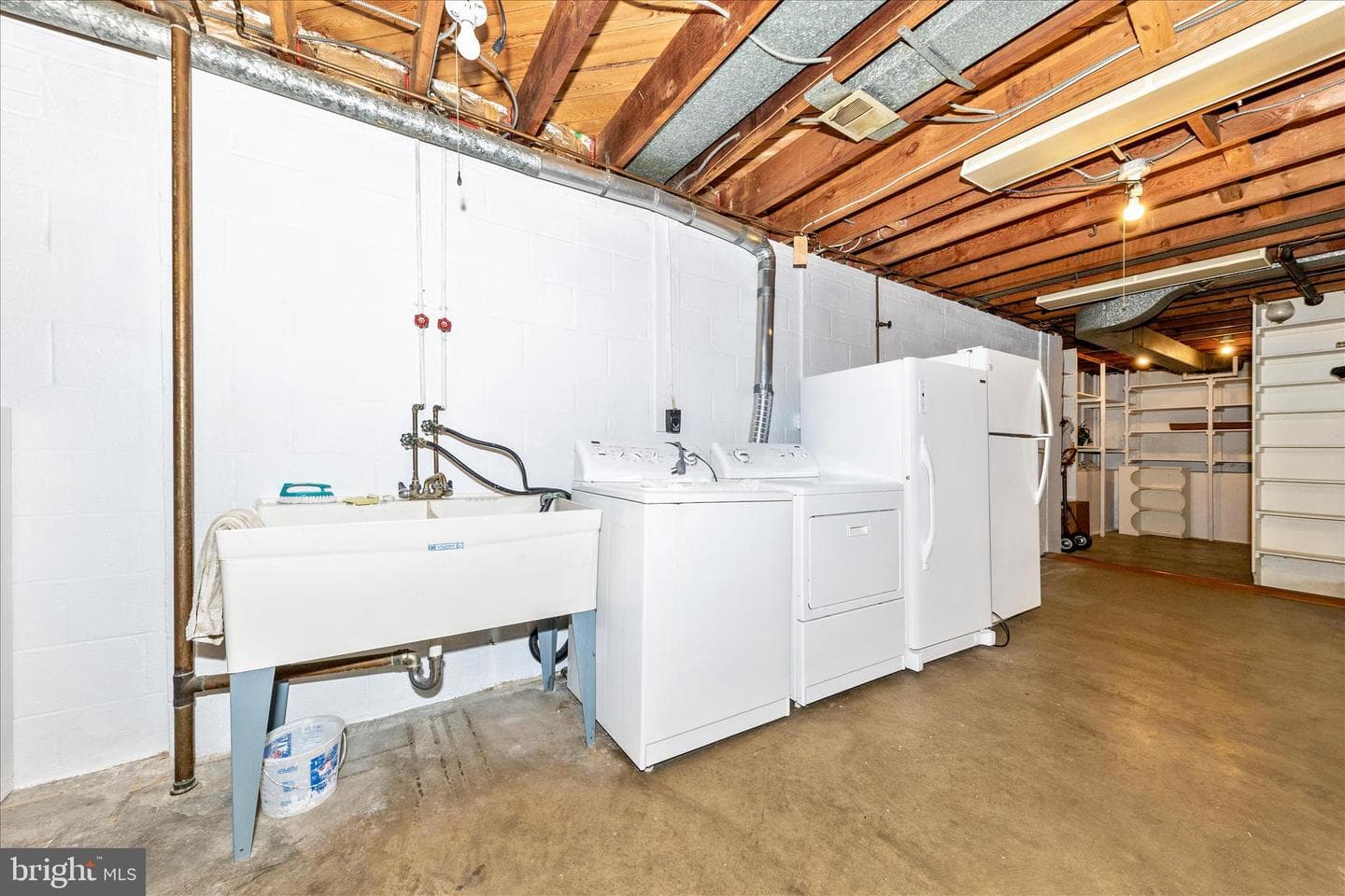 11813 Renick Lane photo 36