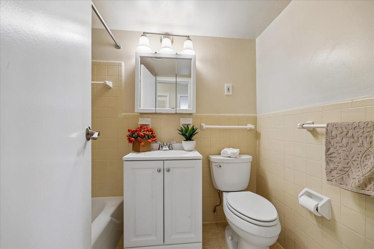10401 Grosvenor Place #501 photo 17