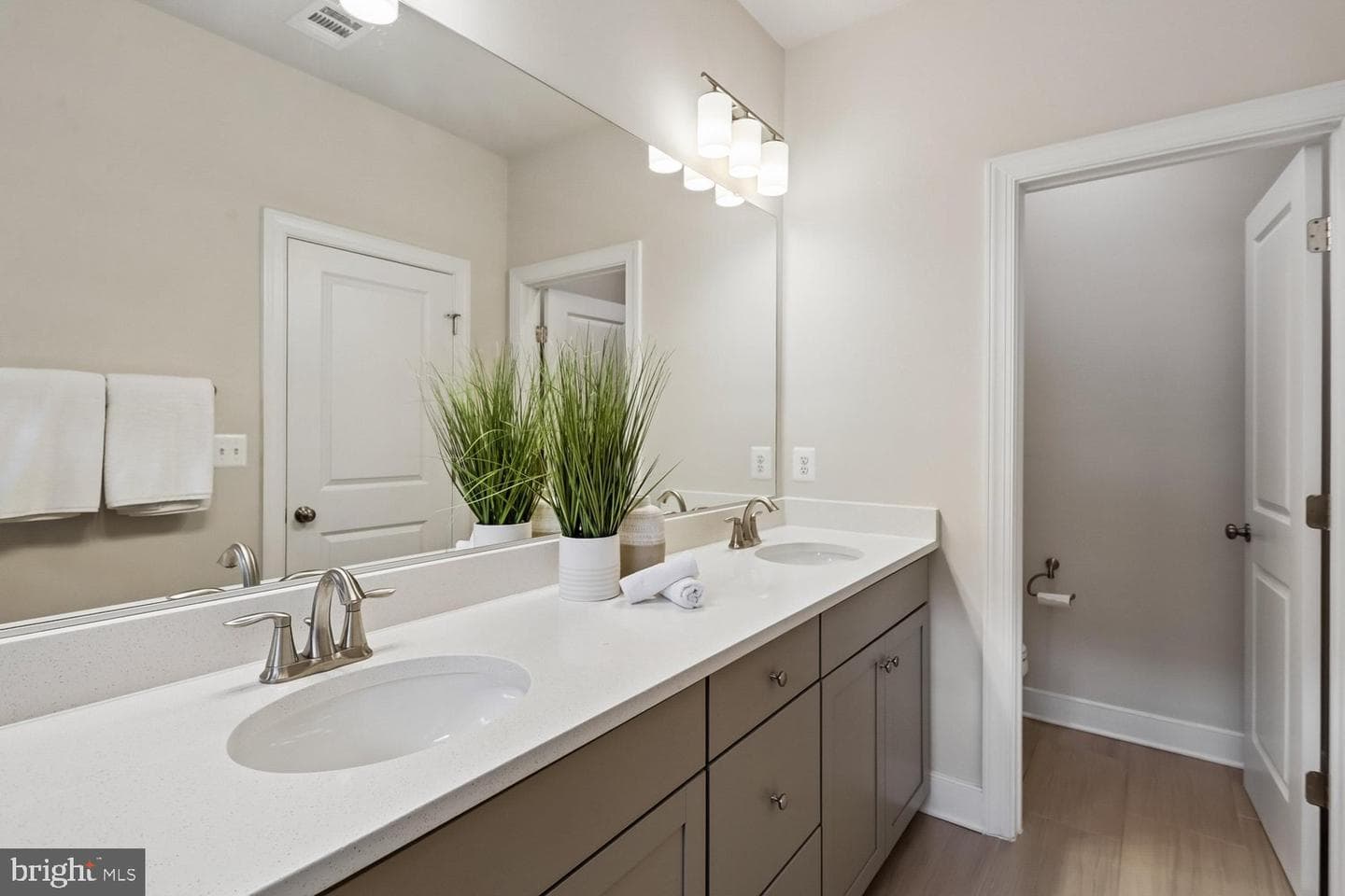 139 Dickenson Drive photo 26