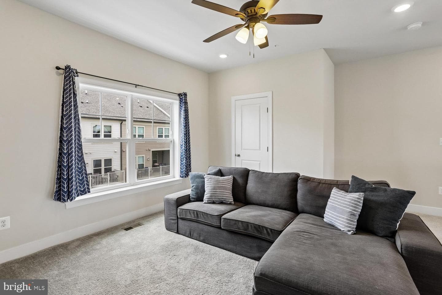 139 Dickenson Drive photo 35