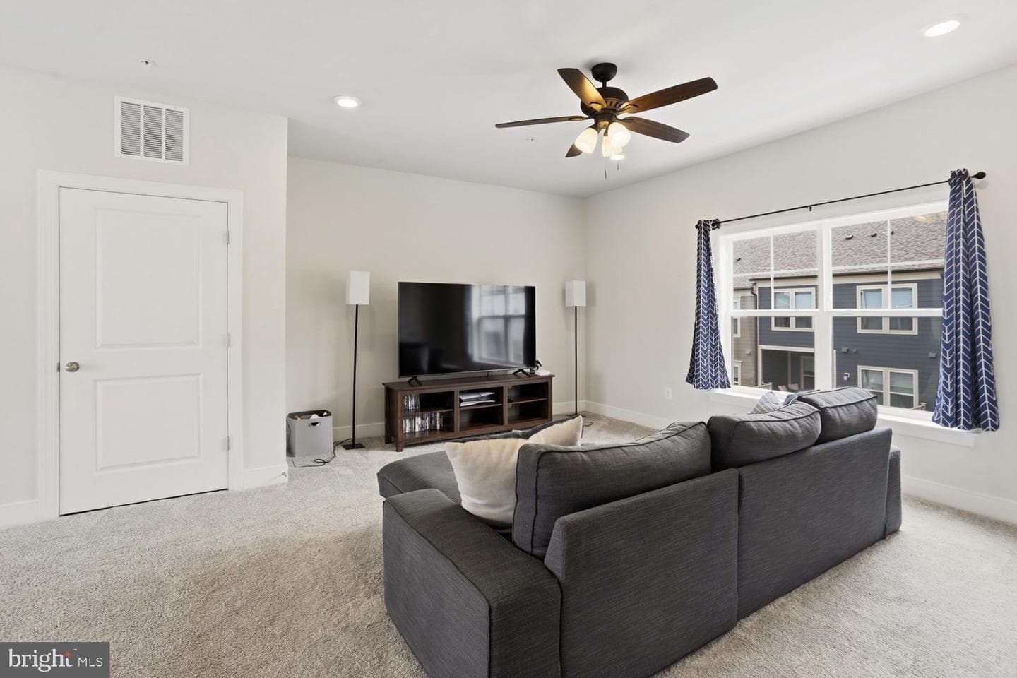 139 Dickenson Drive photo 37