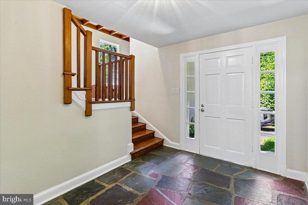 12811 Lacy Drive photo 4
