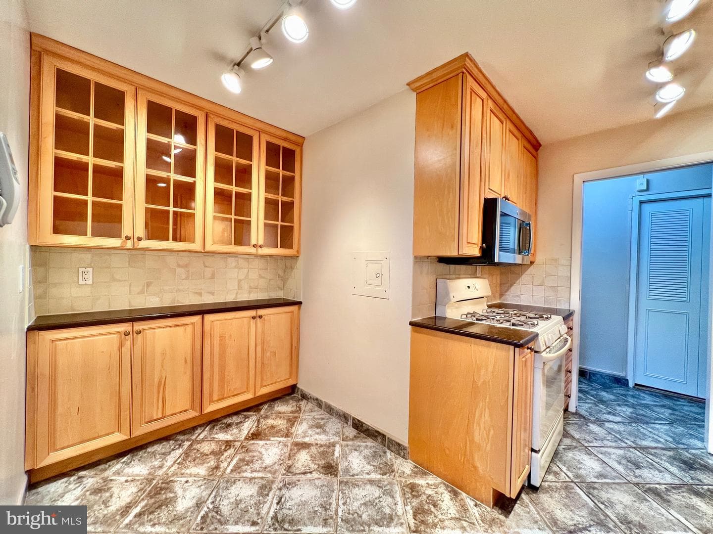10500 Rockville Pike # 401 photo 3
