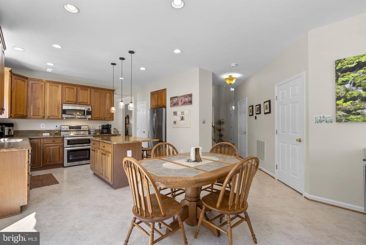 22335 Newcut Road photo 14