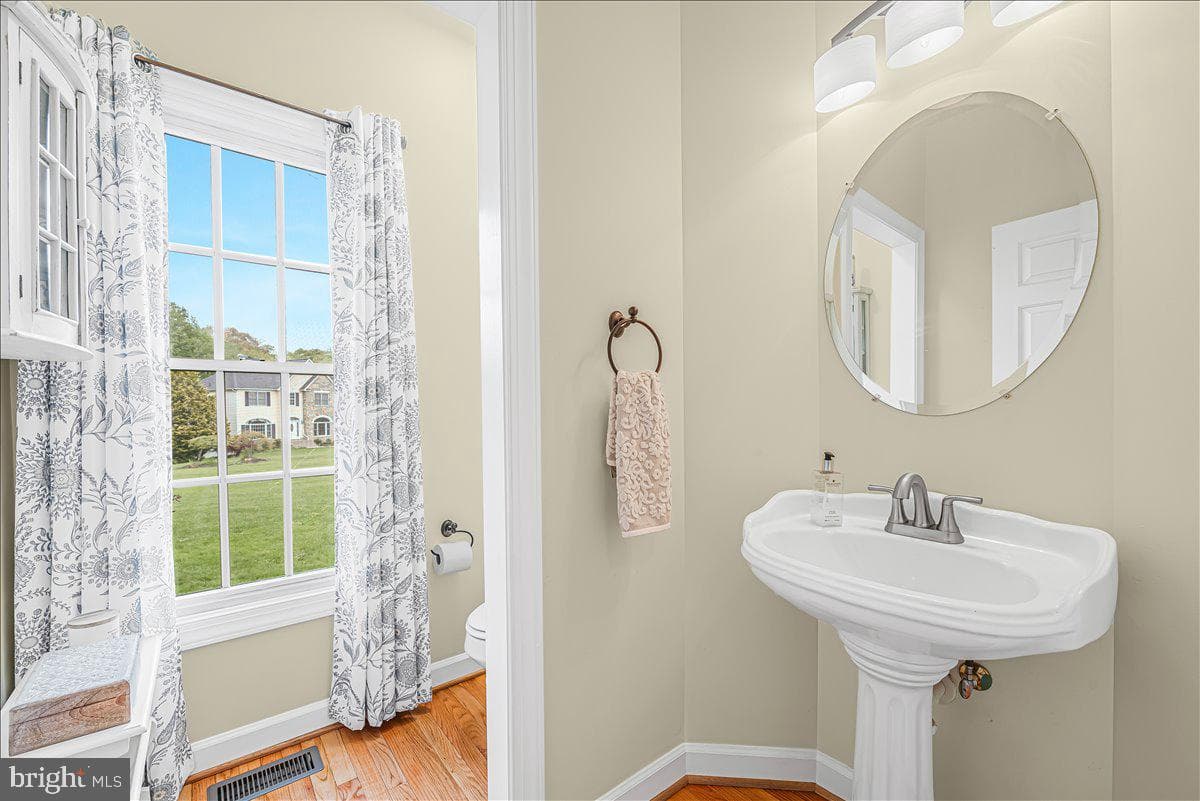 9653 Watkins Road photo 38
