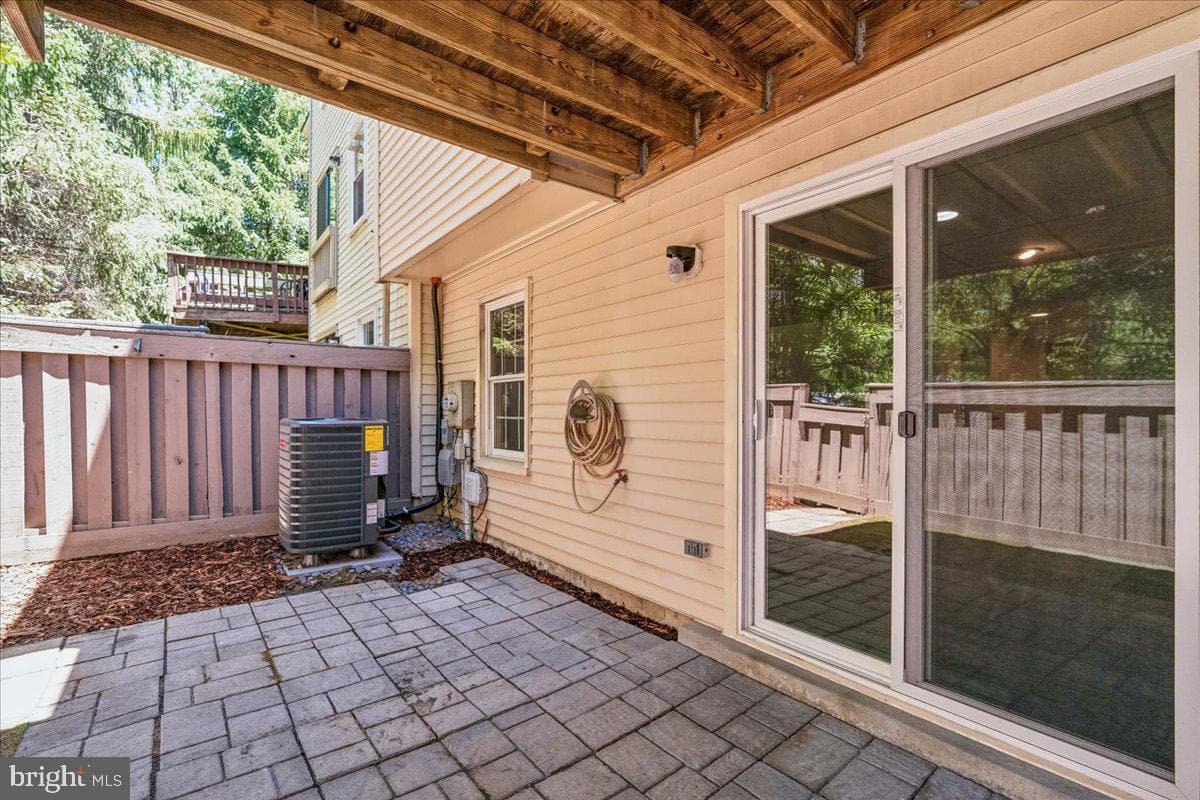 8541 Hawk Run Terrace photo 34