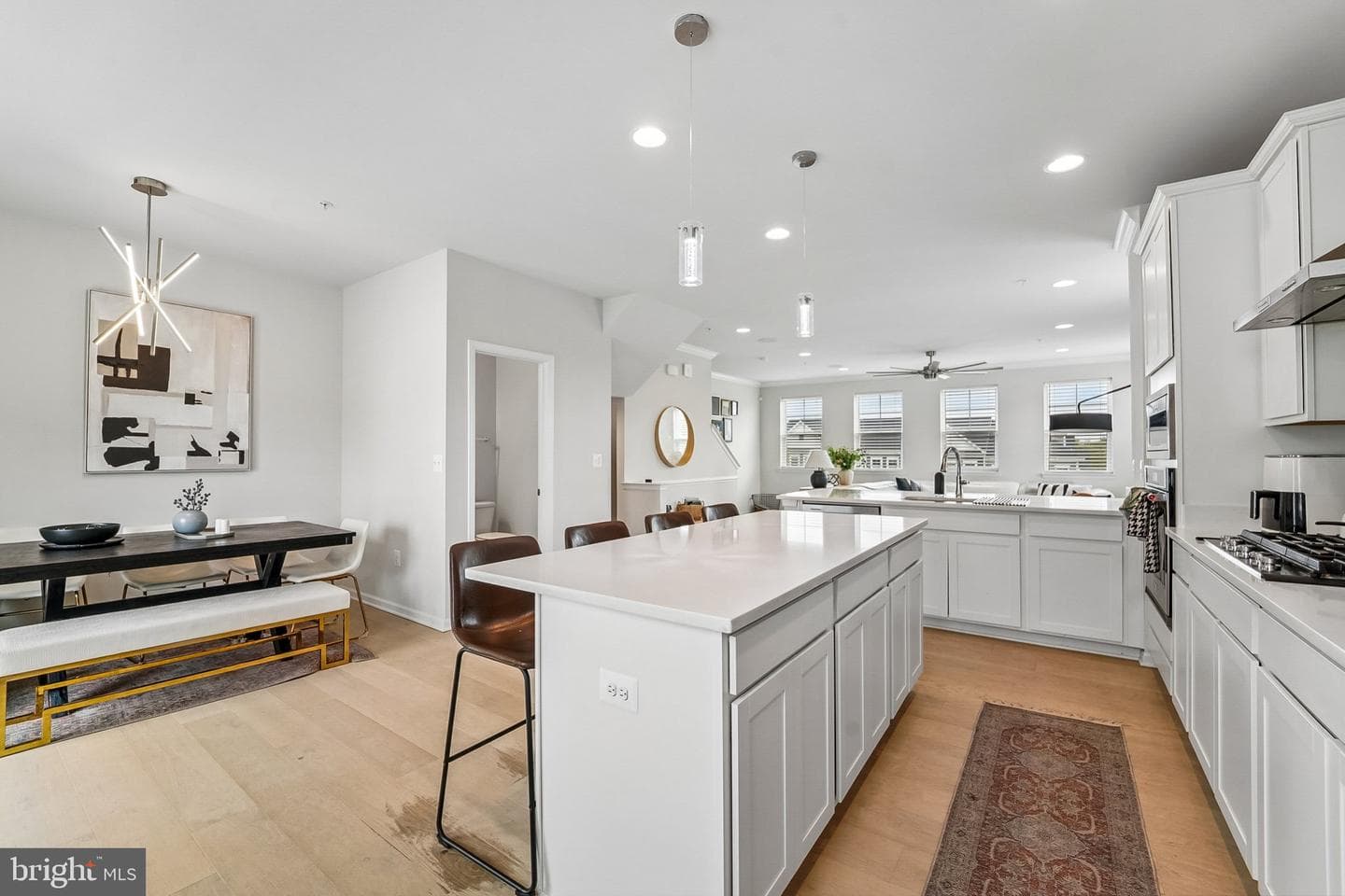 22917 Mater Way photo 8