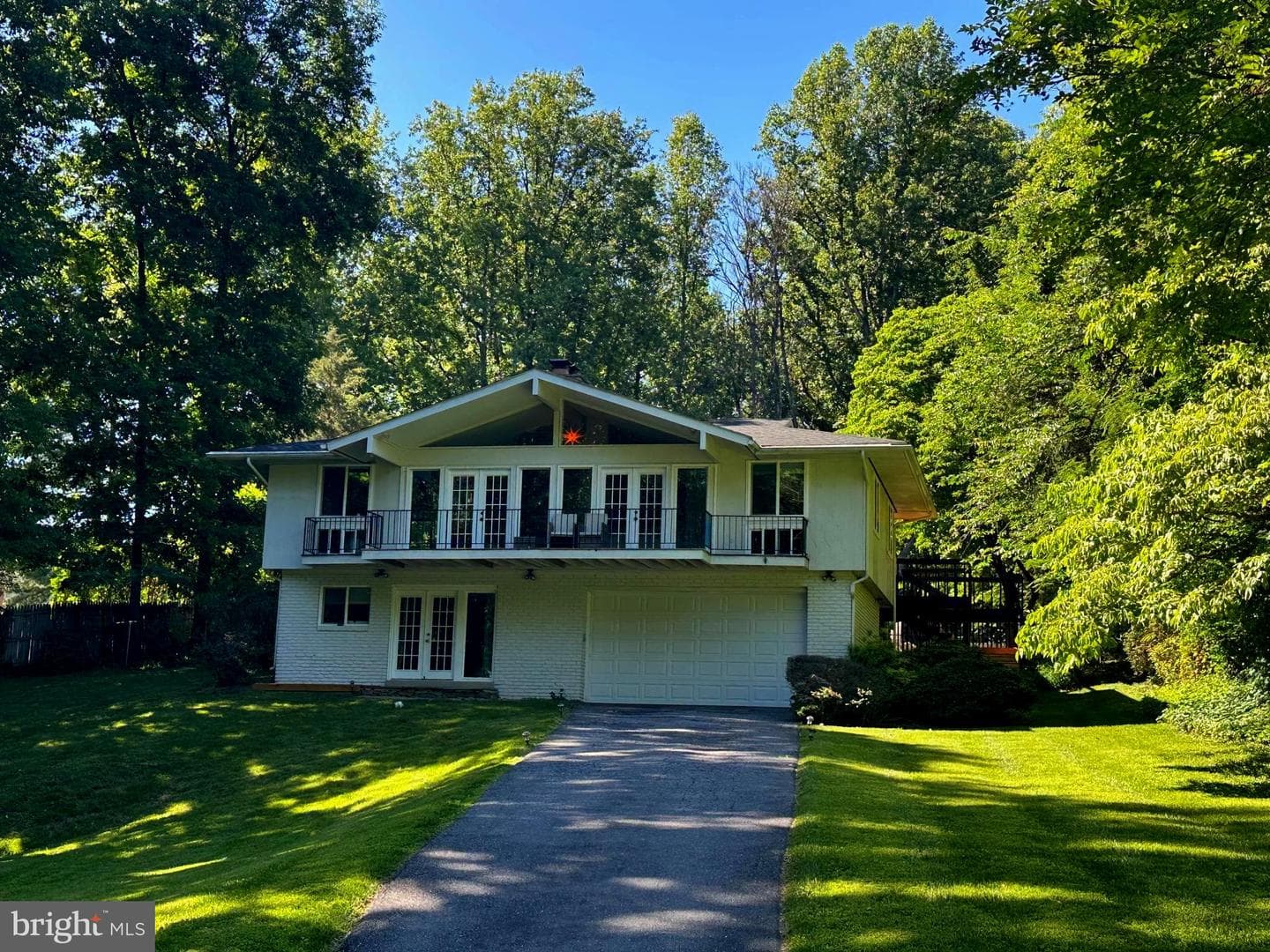 6900 Heatherhill Road, Bethesda