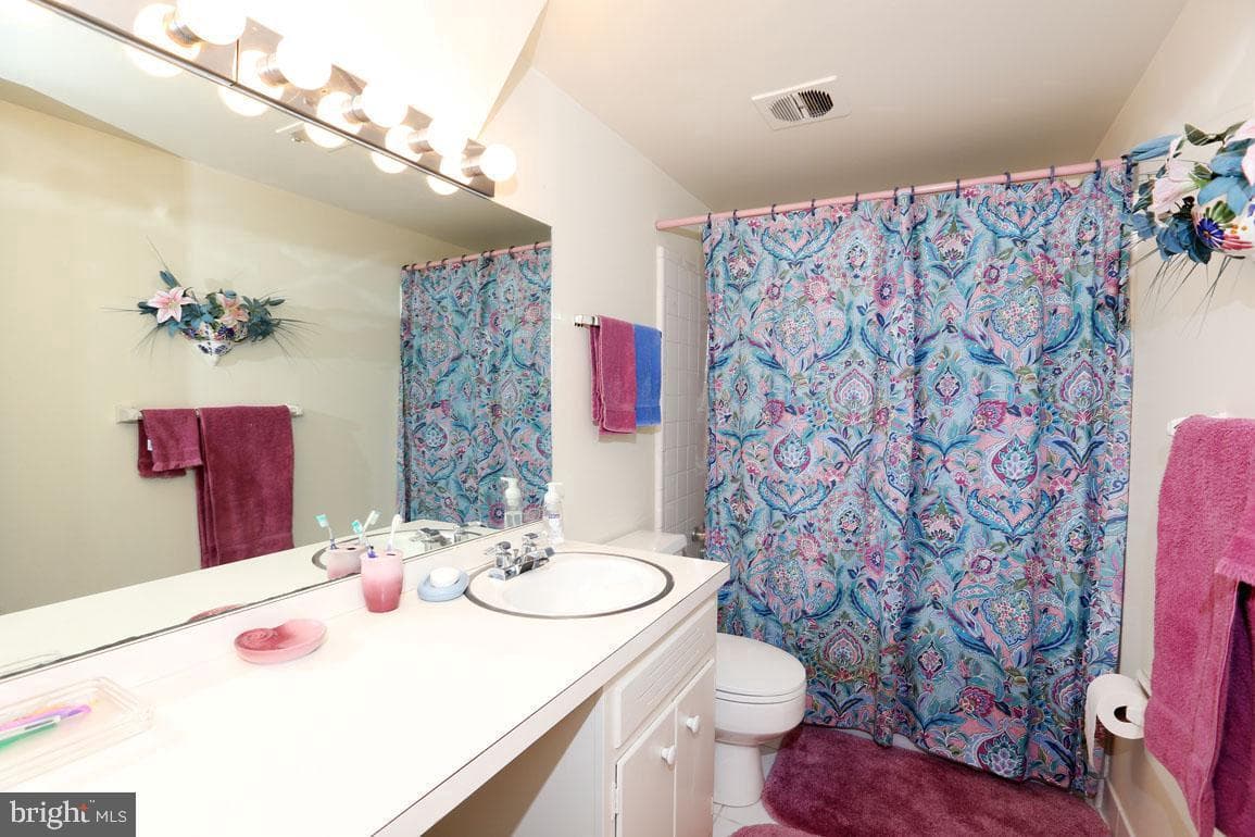 6900 Heatherhill Road photo 23