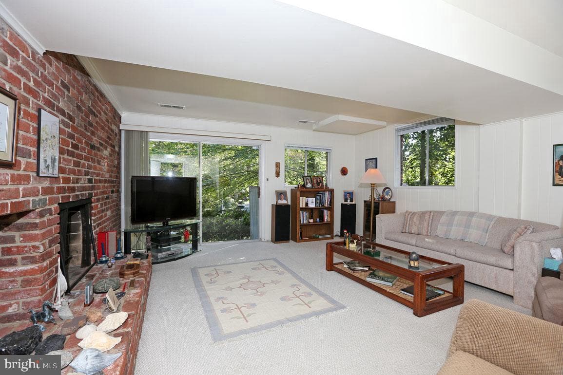 6900 Heatherhill Road photo 25