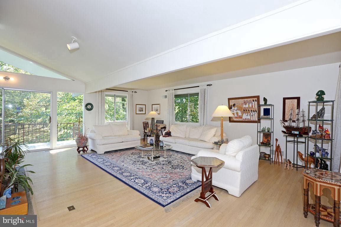 6900 Heatherhill Road photo 29