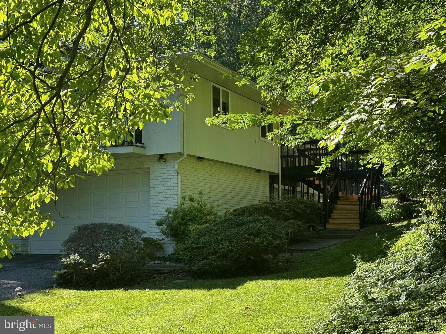 6900 Heatherhill Road photo 3