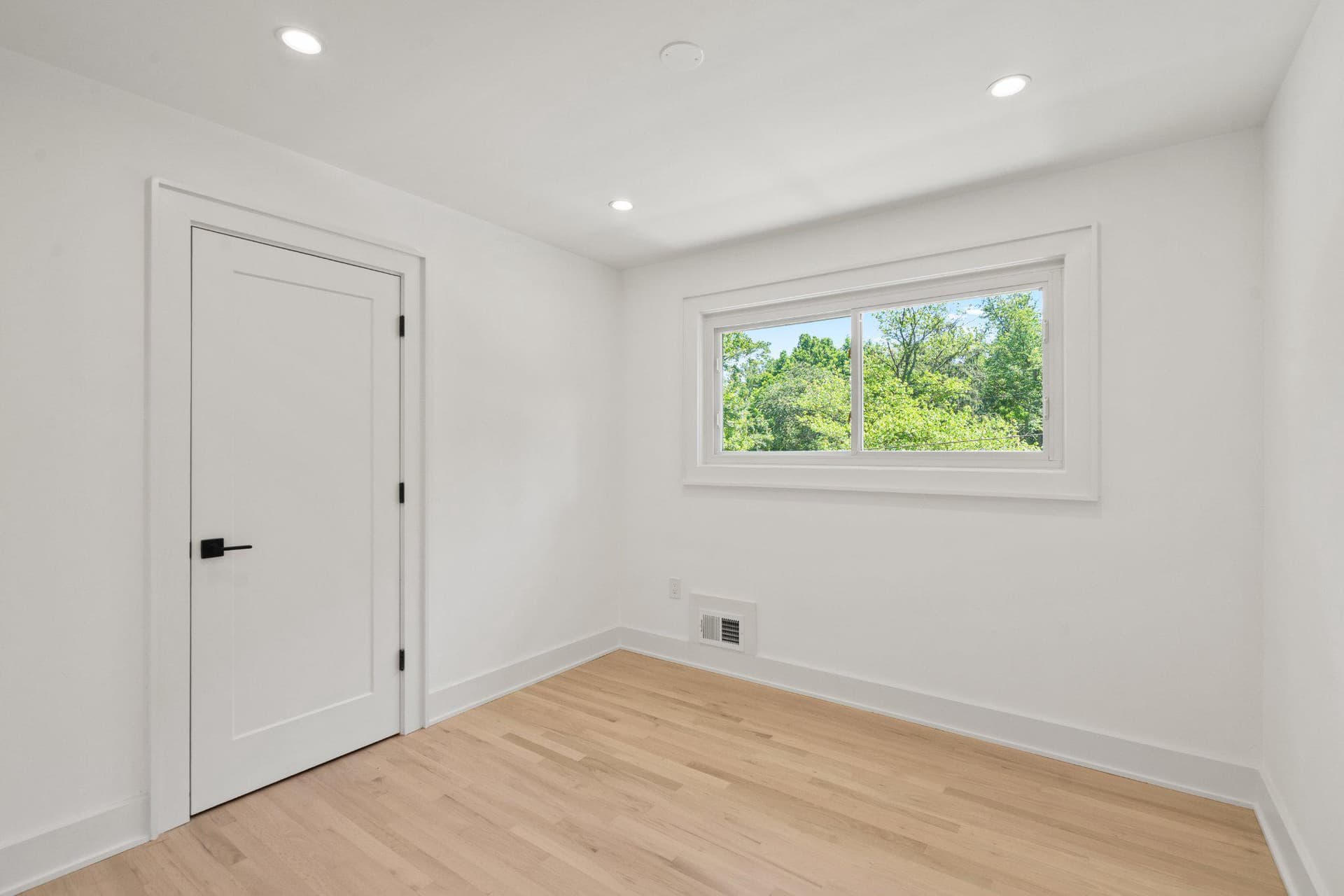 209 Thistle Drive photo 18