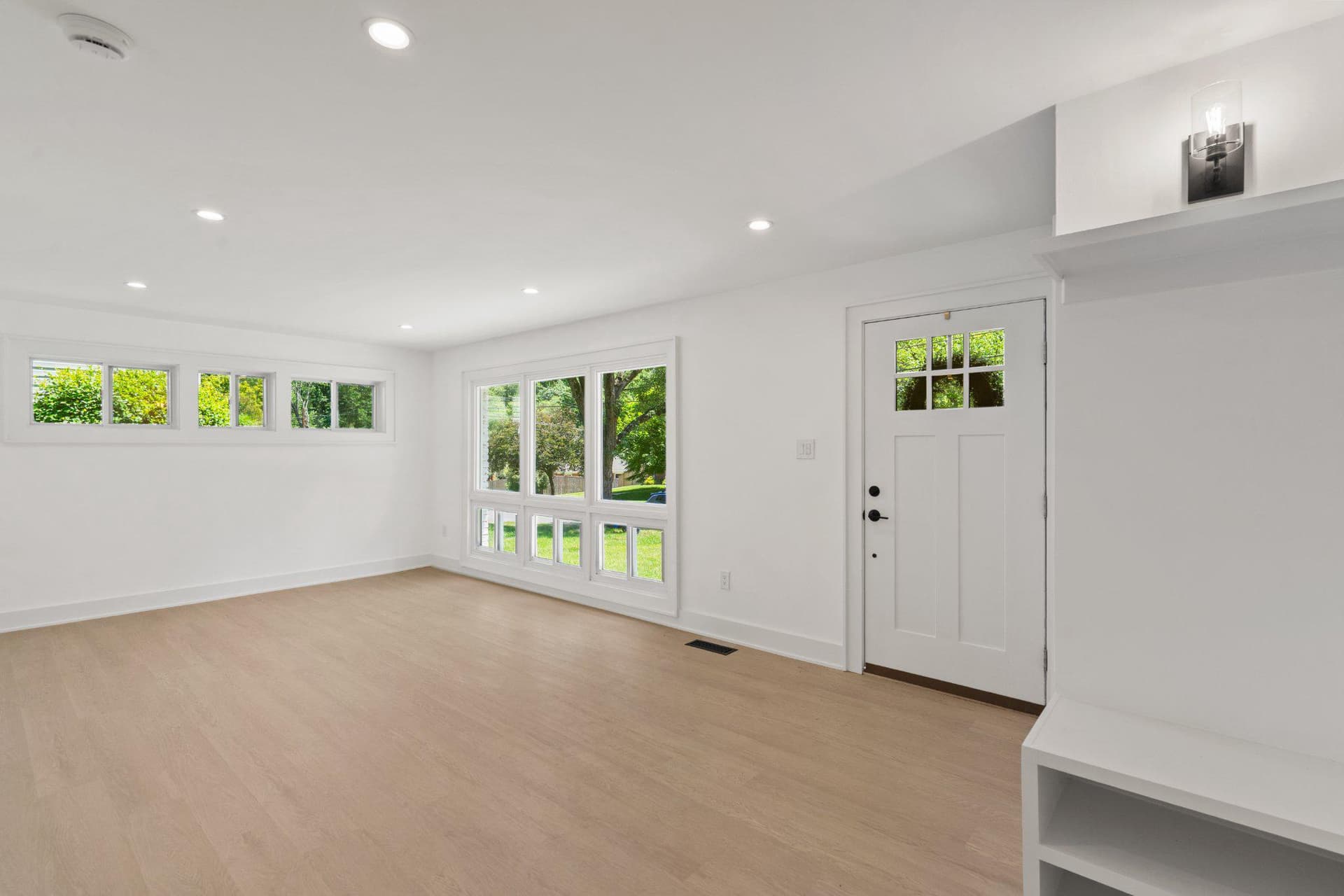 209 Thistle Drive photo 3
