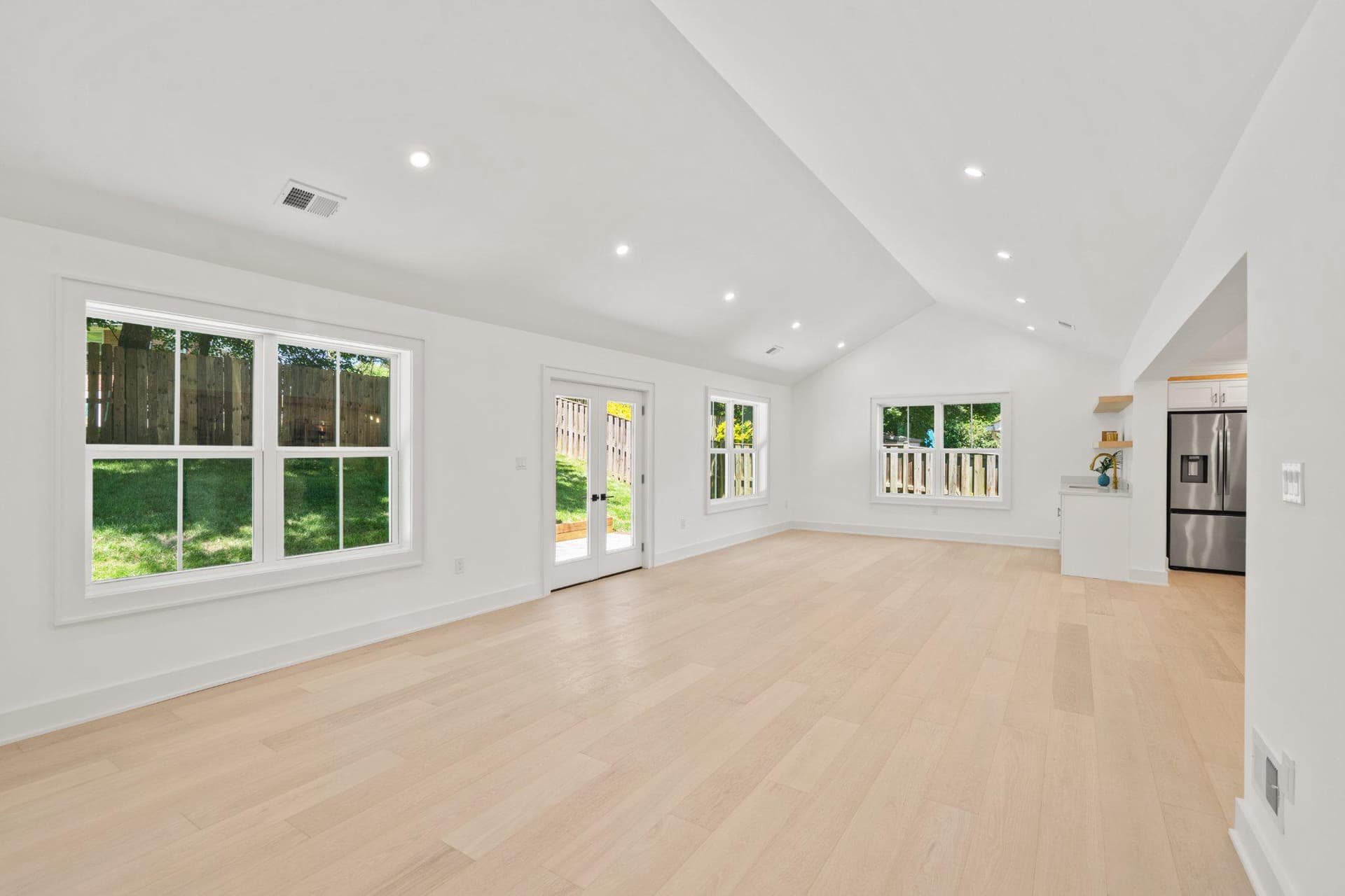 209 Thistle Drive photo 5