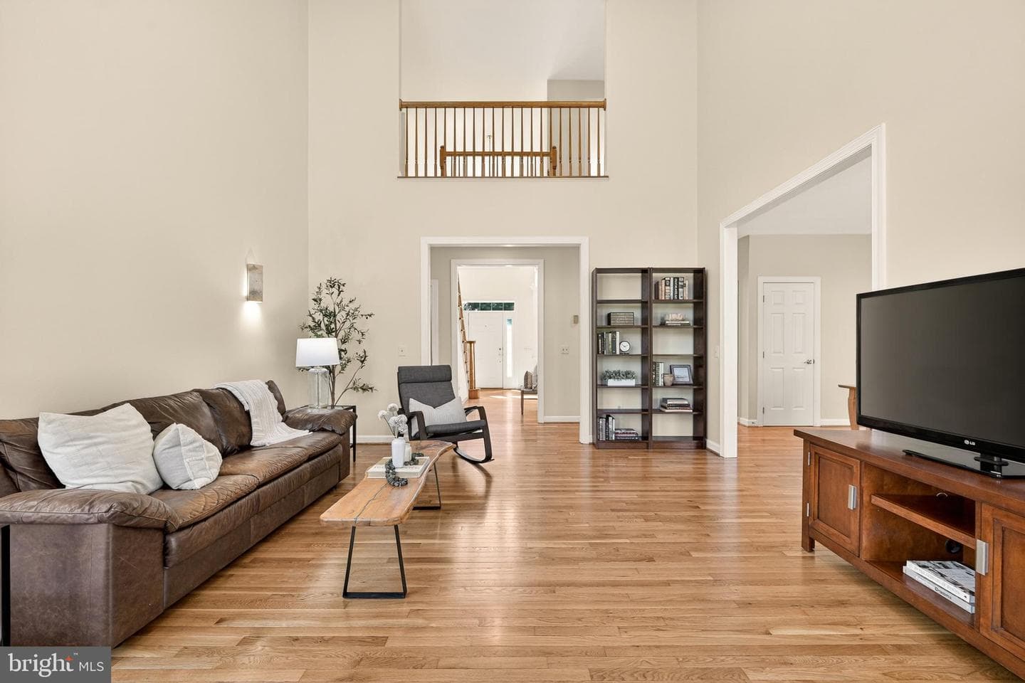 14405 Cervantes Avenue photo 22
